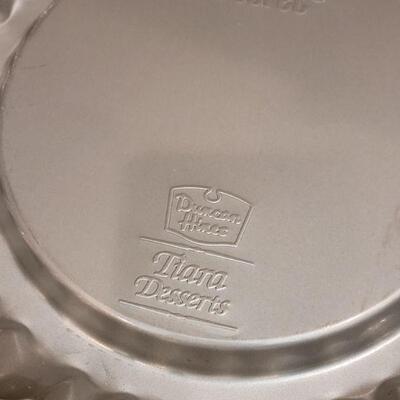 Lot 20: New Martha Stewart Baker's Blade, (2) Wilton 9" Pan Set, Baker's Secret Pan