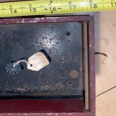 Lot 333: Antique Pressed Steel Structo Toys Windup Dump Truck 