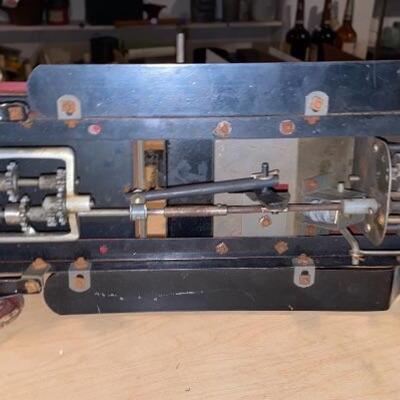 Lot 333: Antique Pressed Steel Structo Toys Windup Dump Truck 