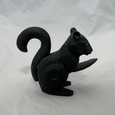 -27- VINTAGE | Cast Iron Squirrel Nut Cracker
