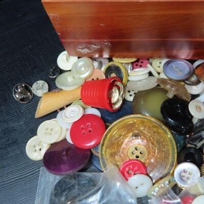 Box of vintage buttons 