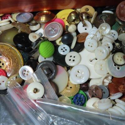 Box of vintage buttons 