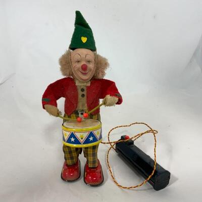 -110- VINTAGE | 1950s Battery Operated | Clown Drummer