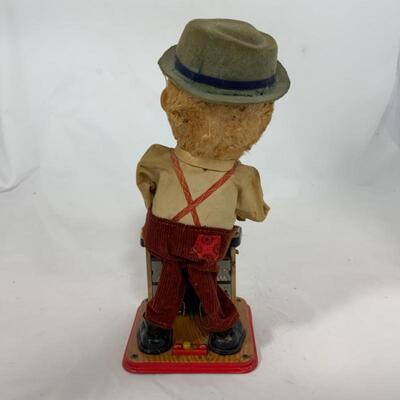 -111- VINTAGE | Charley Weaver Bartender | Battery-Operated Toy
