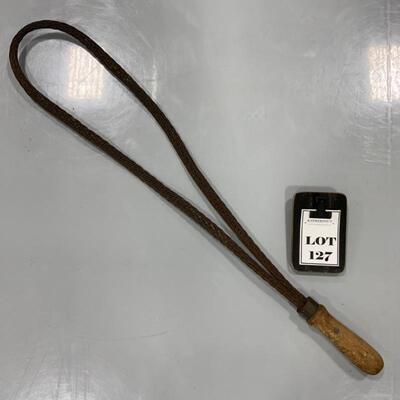 -127- VINTAGE | Woven Rug Beater | 28â€ long