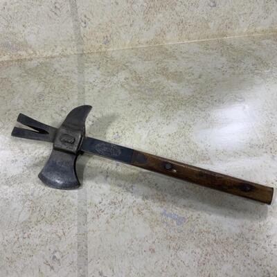 -132- VINTAGE | Bridgeport | Tomahawk #121 | Crate Opener/Hammer