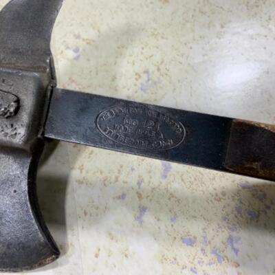 -132- VINTAGE | Bridgeport | Tomahawk #121 | Crate Opener/Hammer