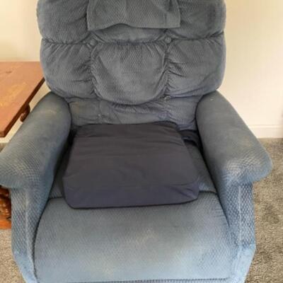 106 Golden Lift Blue Upholstered Lift Chair 