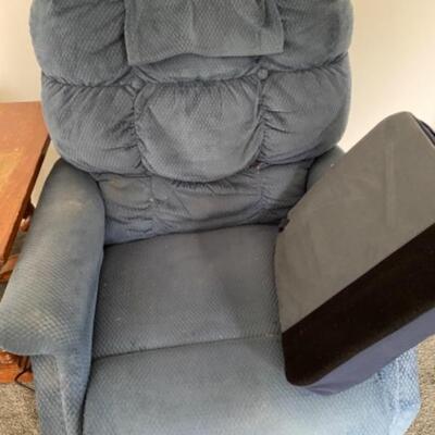 106 Golden Lift Blue Upholstered Lift Chair 
