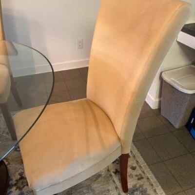 114 Round Glass Top Table with Chairs 