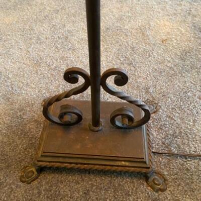 122 Antique Arts and Crafts Wrought Iron Floor Lamp 