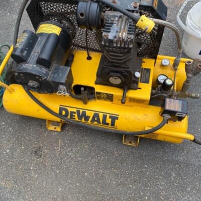 227 DEWALT EMGLOW Compressor 