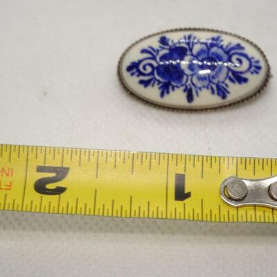 Gorgeous Delph Porcelain Oval Brooch, Blue & White