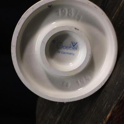 Lot 6: Hummel #198/1 & #49/0