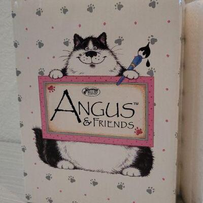 Lot 2: Vintage New Stock ANGUS & FRIENDS Will Move for Food Musical Collectible 