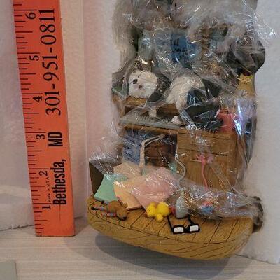 Lot 2: Vintage New Stock ANGUS & FRIENDS Will Move for Food Musical Collectible 
