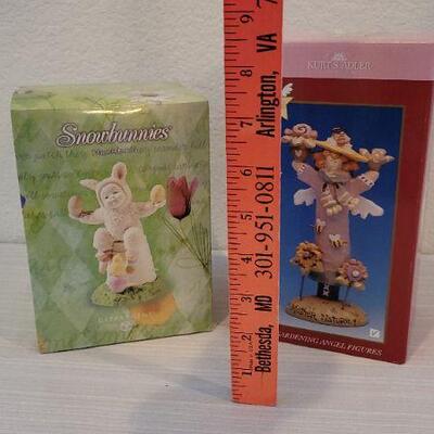 Lot 10: (3) Vintage New Stock Collectibles
