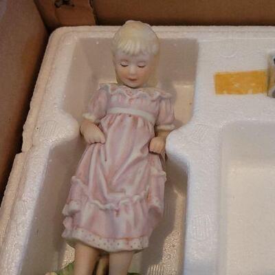 Lot 11: Vintage New Stock FRANCES HOOK Collectibles 