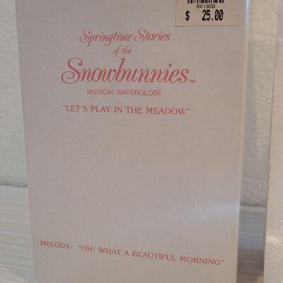 Lot 18: Vintage New Stock Dept. 56 SNOWBABIES Musical Waterglobe 