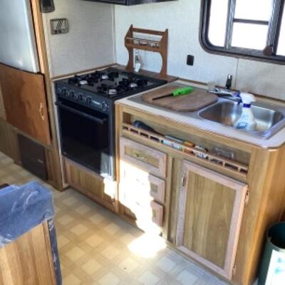 237  1993 Dutchmanâ€™s Classic 220 Camper 