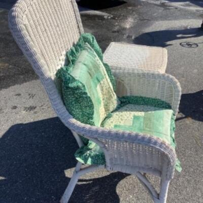239 Wicker Armchair and Stand 