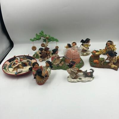 Collection of 33 Friends of the Feather figurines 