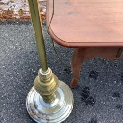 249 Wooden Coffee Table with Brass Floor Lamp 