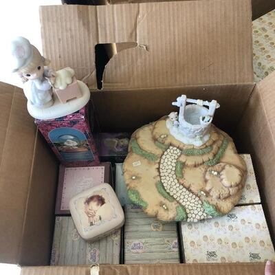 Lot of 12 Precious Moments figurines 