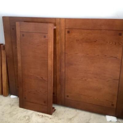 269 Large Oak Dining Room Table with leaf 