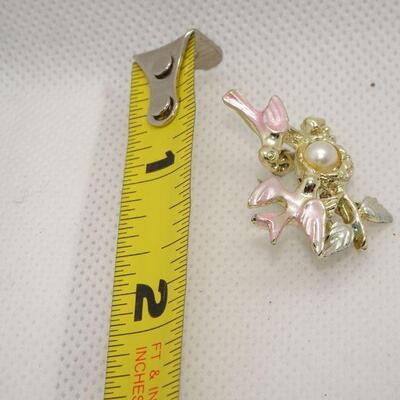 Pretty Pink Birds Brooch, Center Pearl, Bird Nest Brooch 