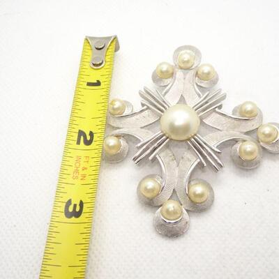 Silver Trifari Pearl Brooch, Statement Jewelry, Pearls - Mid Century Jewelry 