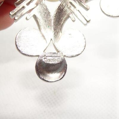 Silver Trifari Pearl Brooch, Statement Jewelry, Pearls - Mid Century Jewelry 