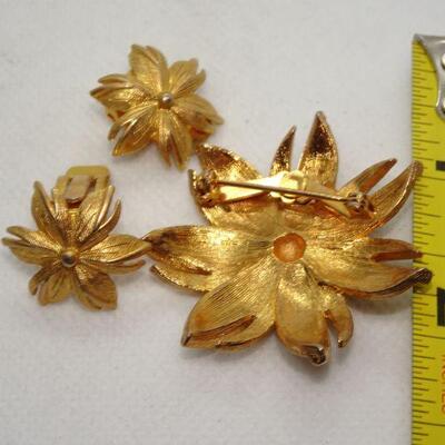 Beautiful Gold Tone Brooch & Matching Clip Earrings, Flower Pin 