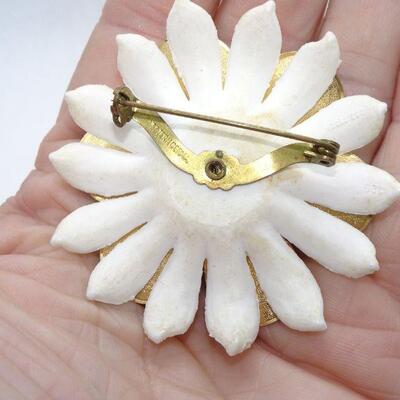 Flower Power Green Flower Brooch, Wedding Bouquet Flower Pin 