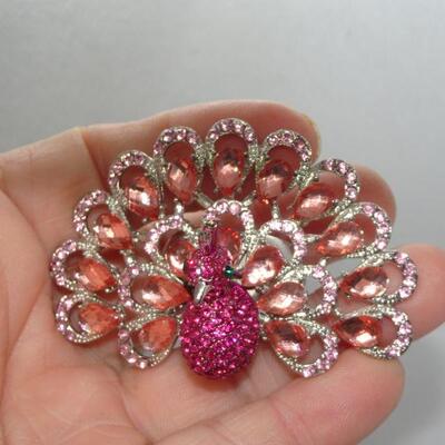 Adjustable Grand Pink Peacock Rhinestone Ring 