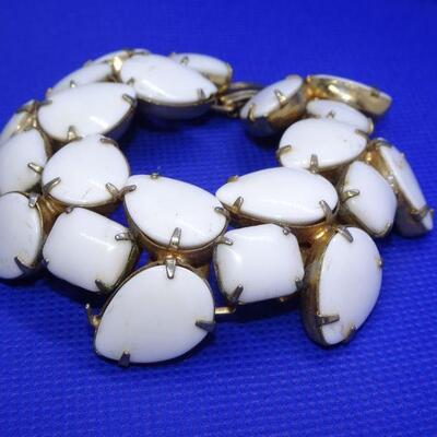 Milk Glass Mid Century Gold Tone Bracelet, Squares & Teardrops