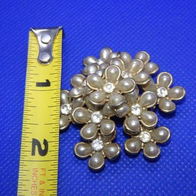 Gold Tone Pearl Flower Pin Brooch 