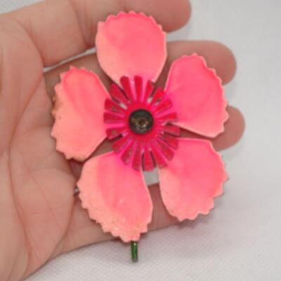 Pretty Pink Flower Pin - missing center stone 