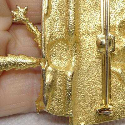 Who Let the Dogs Out? Gold Tone Cat & Dog Refrigerator Brooch 