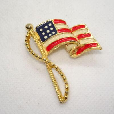 God Bless American Gold Tone Flying USA Flag Pin 