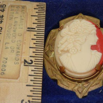 Vintage Victorian Cameo Brooch RARE AVON - Reserve must be met