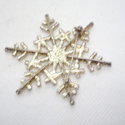 Beautiful Rhinestone Snowflake Brooch