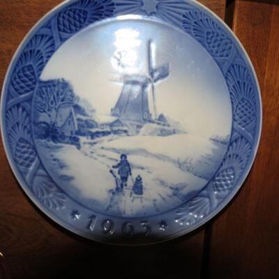 Five Pieces China Limoges Royal Copenhagen Laurel China Plates - Item # 58