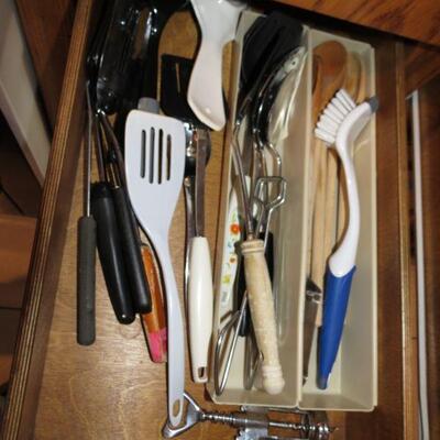 Lot of Kitchen Utensils - Item # 138