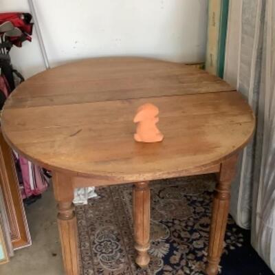 277 Vintage Oval Dining Room Table 