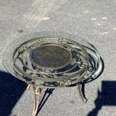 278 Round Glass Top Table With Iron Base
