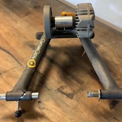 286 CycleOps Indoor Bicycle Trainer