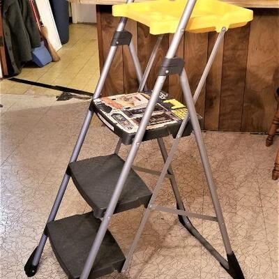 Lot #102  Cosco Max Work Platform