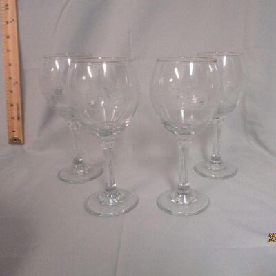 Lot 9 - Set of 4 Winter Theme Wine Stems
