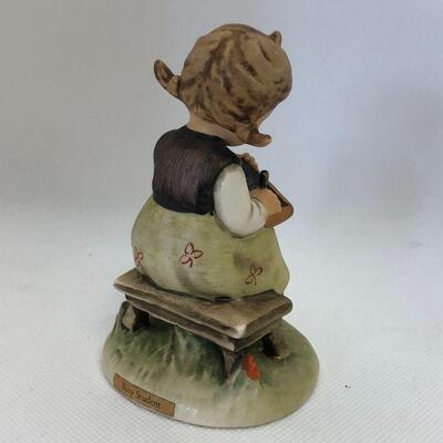 Lot 17 - Goebel Hummel Busy Student Figurine